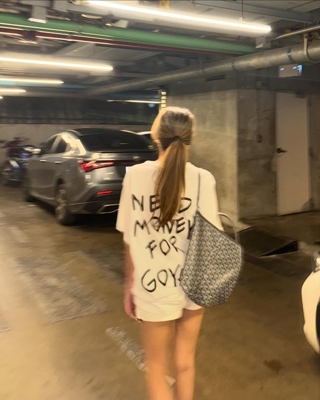 Greedy Oversized Tee
