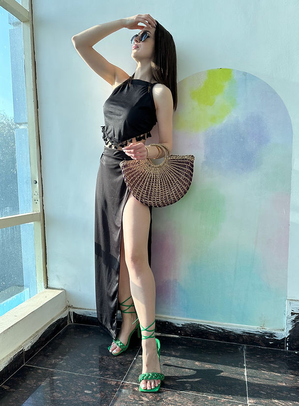 Combo Deal: Set Of Tassel Backless Top With High Slit Skirt