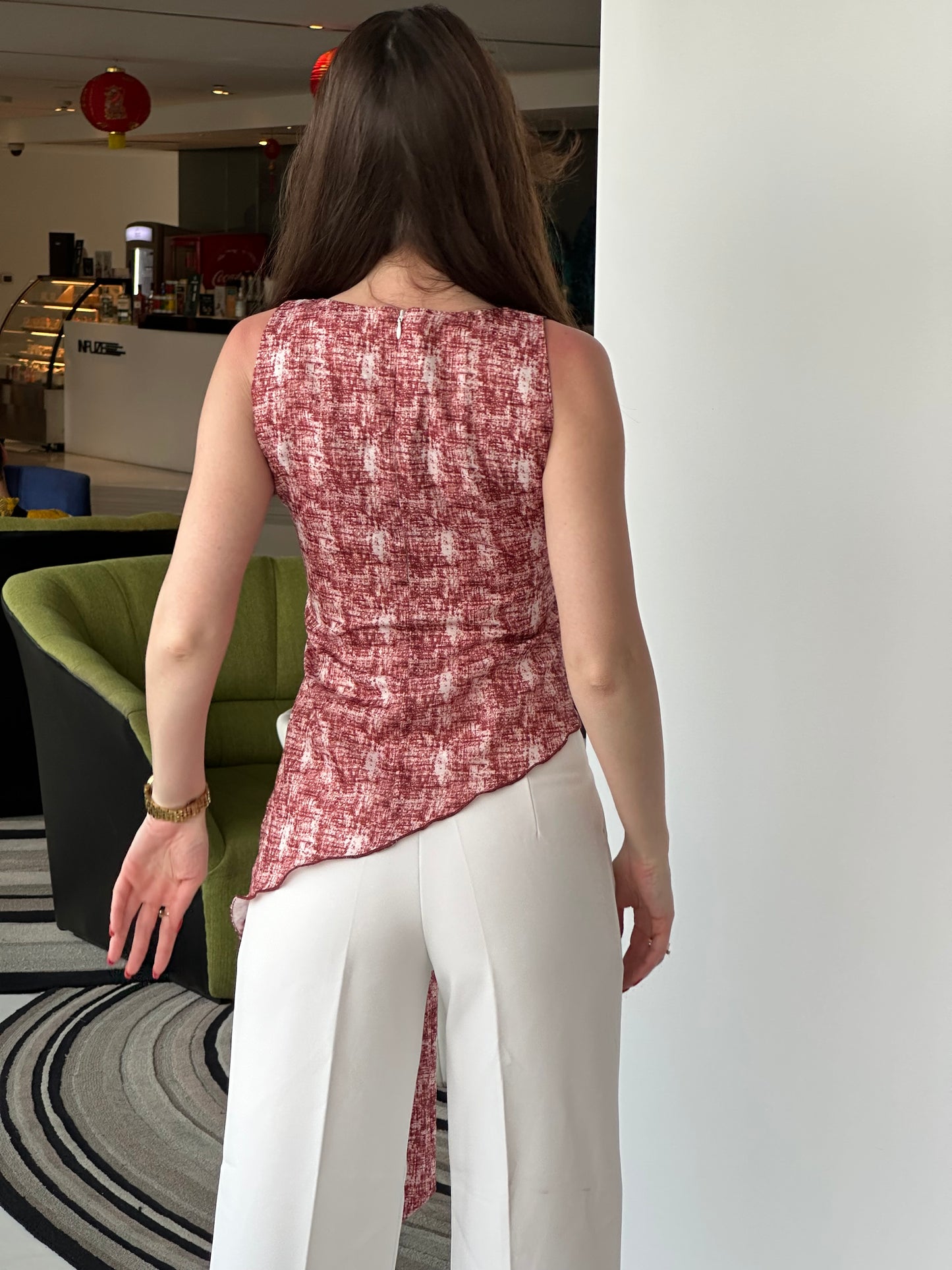 Front Knot Fitted Sleeveless Top