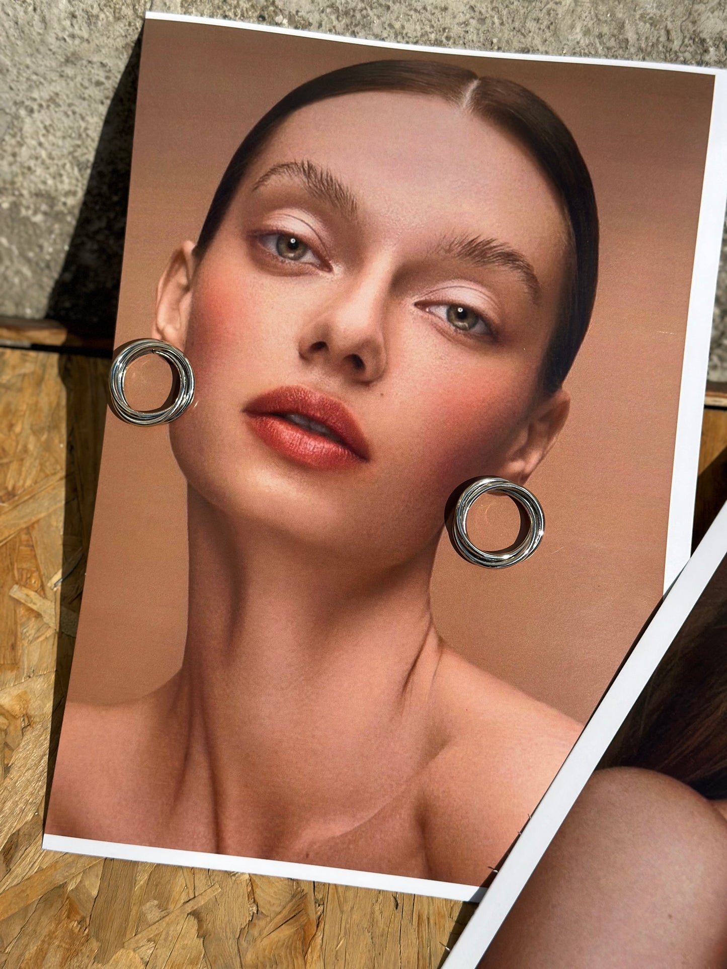 Circle Twisted Studs
