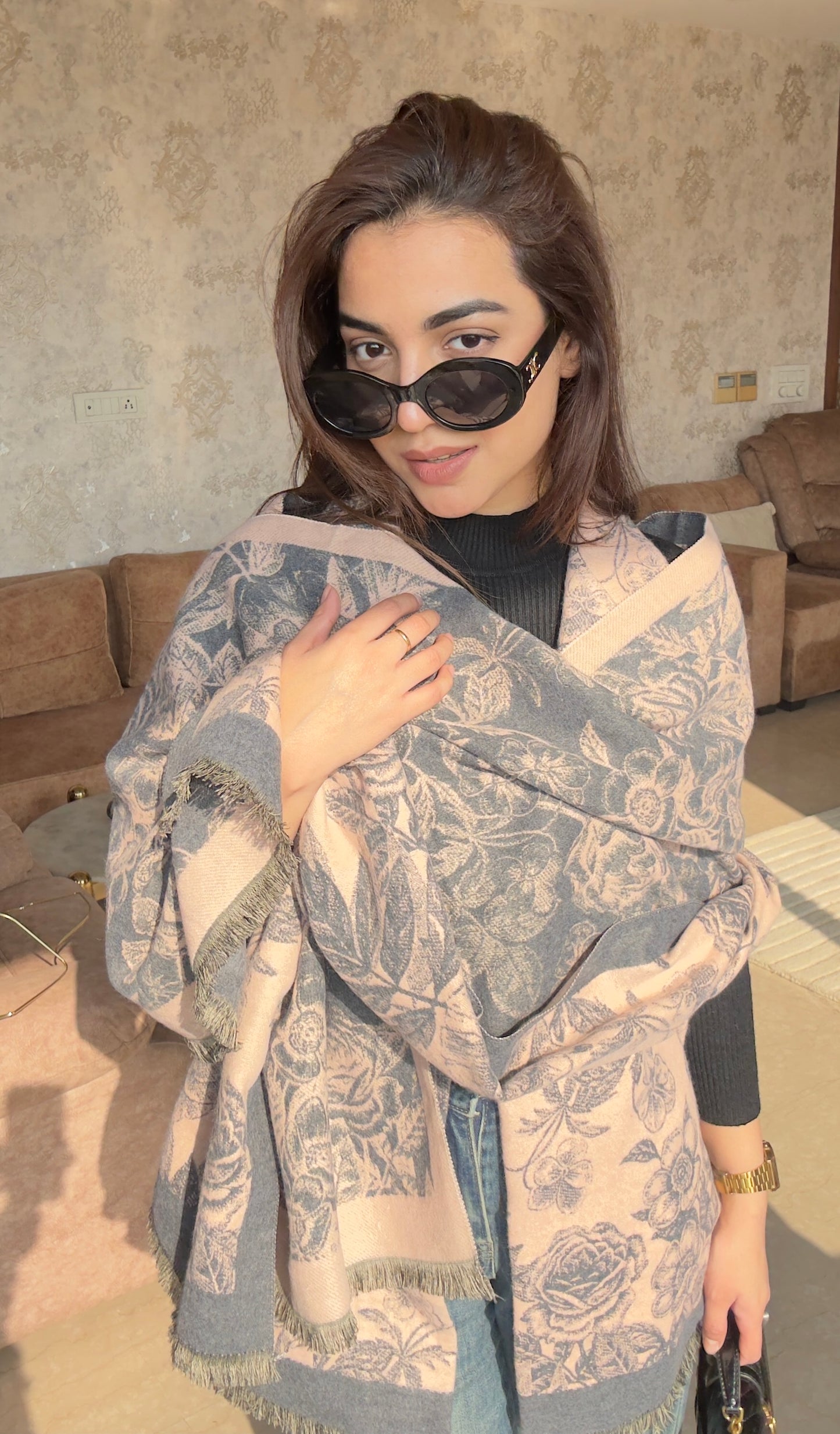 Shawl With Sleeveless Coat