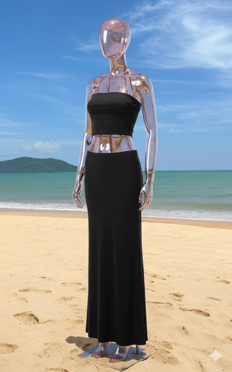 Hot Black Beach Look