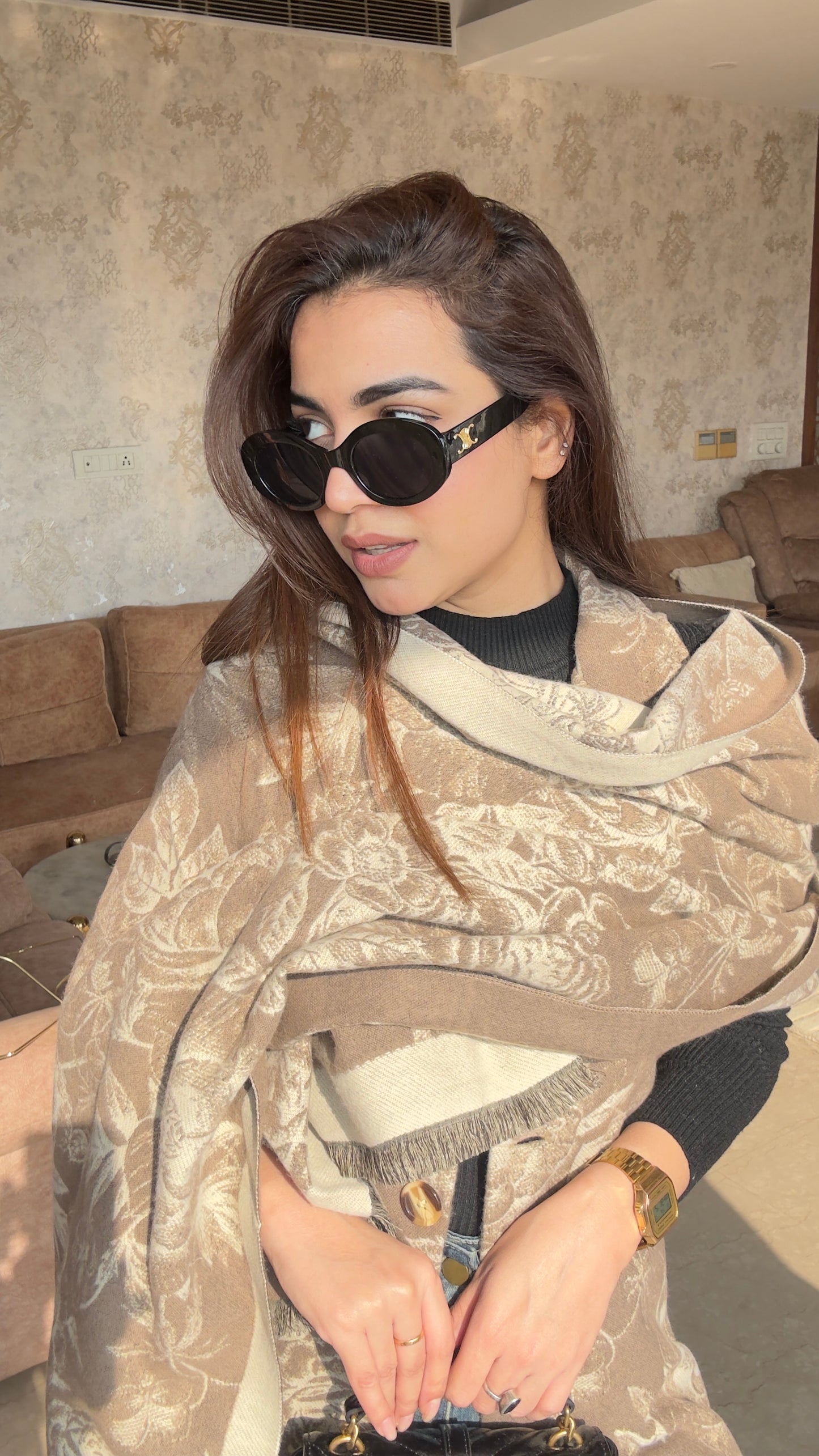 Shawl With Sleeveless Coat