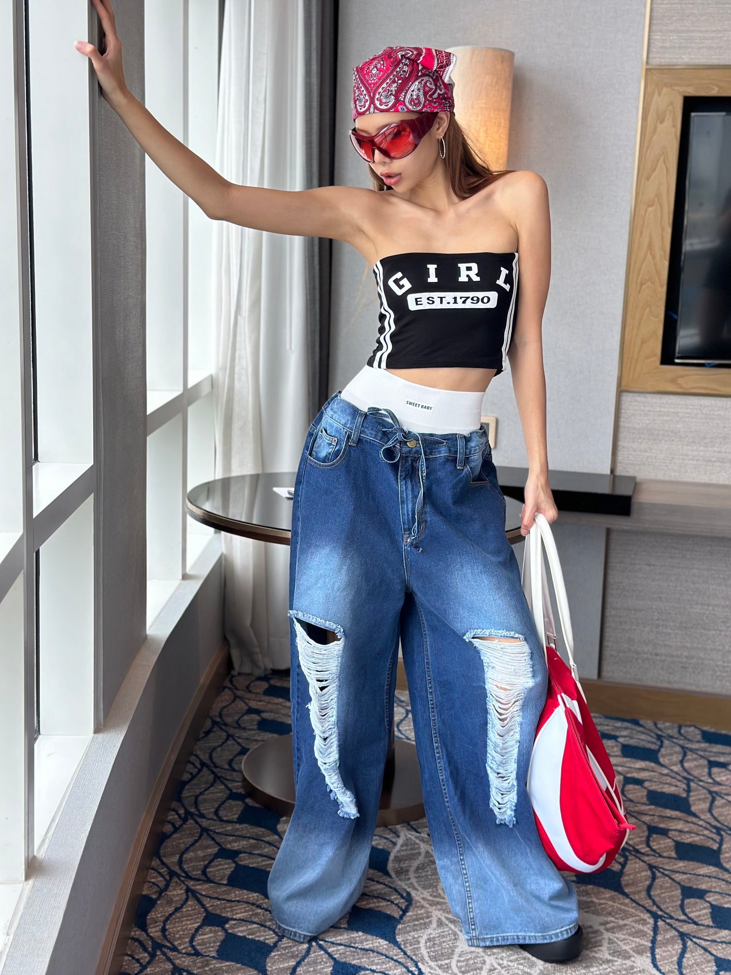 Bougie Distressed Big Denims