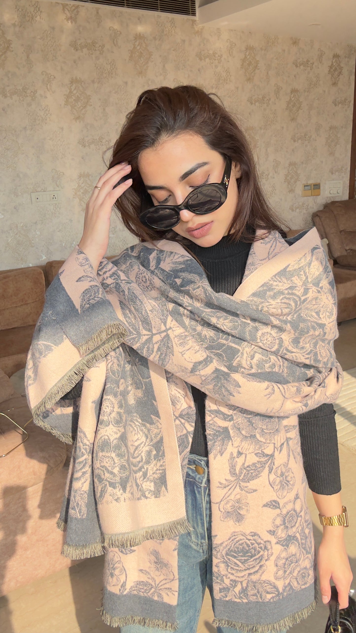 Shawl With Sleeveless Coat