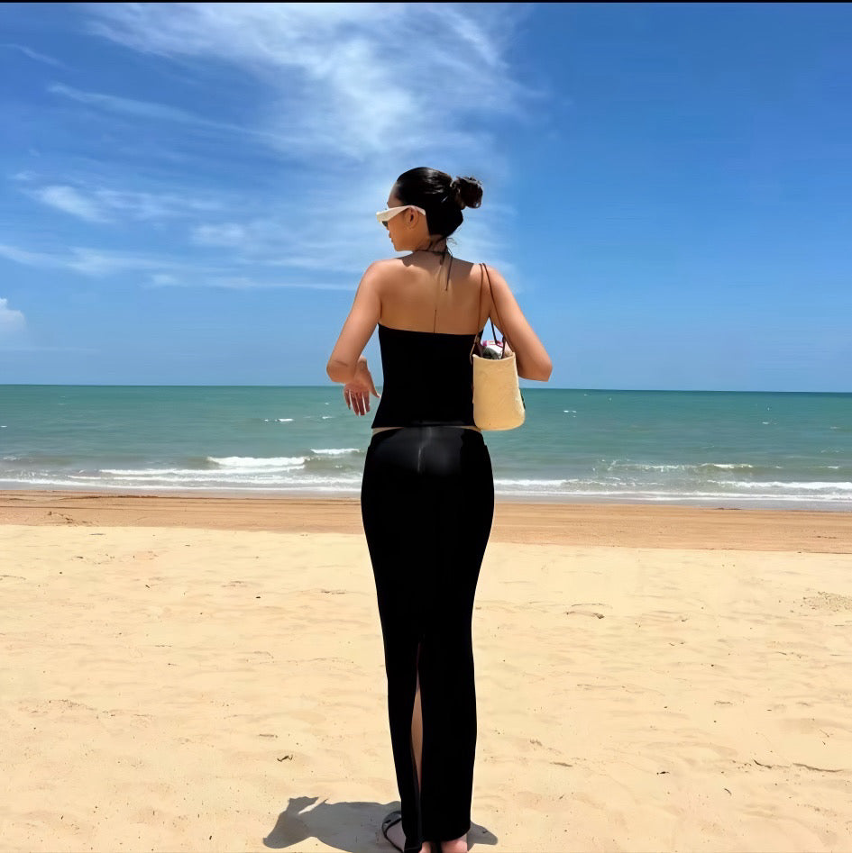Hot Black Beach Look